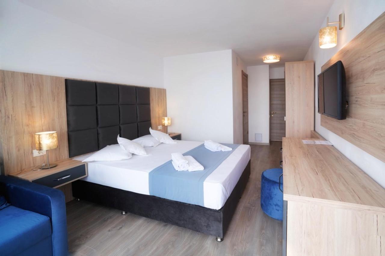 Opal Hotel 3*